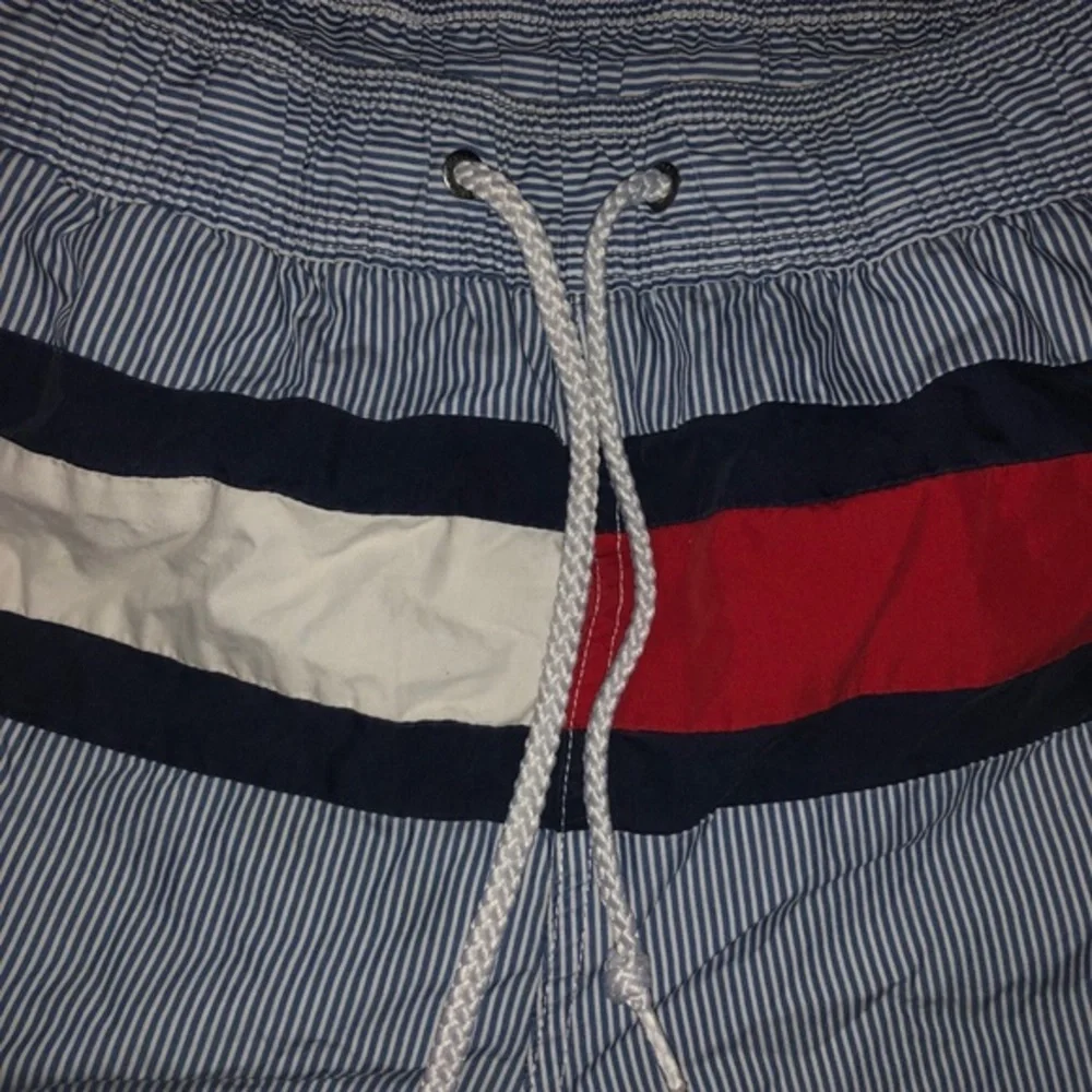 Tommy Hilfiger swim trunks 🔥🔥 - Picture 2 of 4